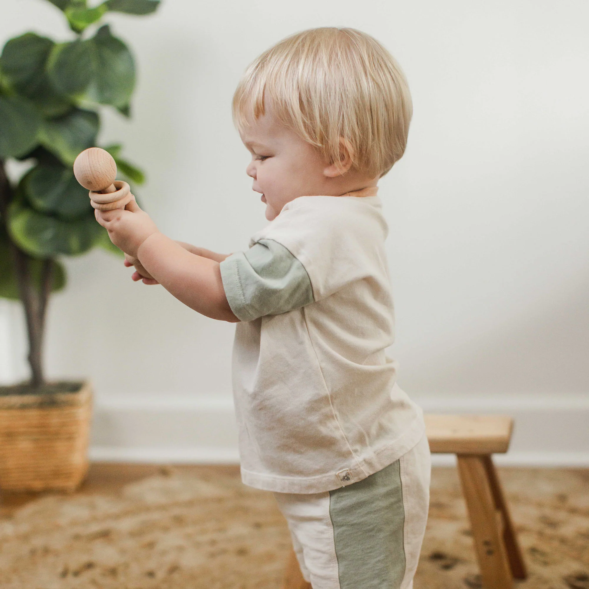Color Blocked Tee & Shorts Set - Oat Beige - Image 5